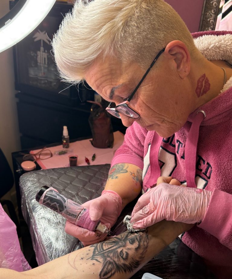 Yvonne bei der Arbeit